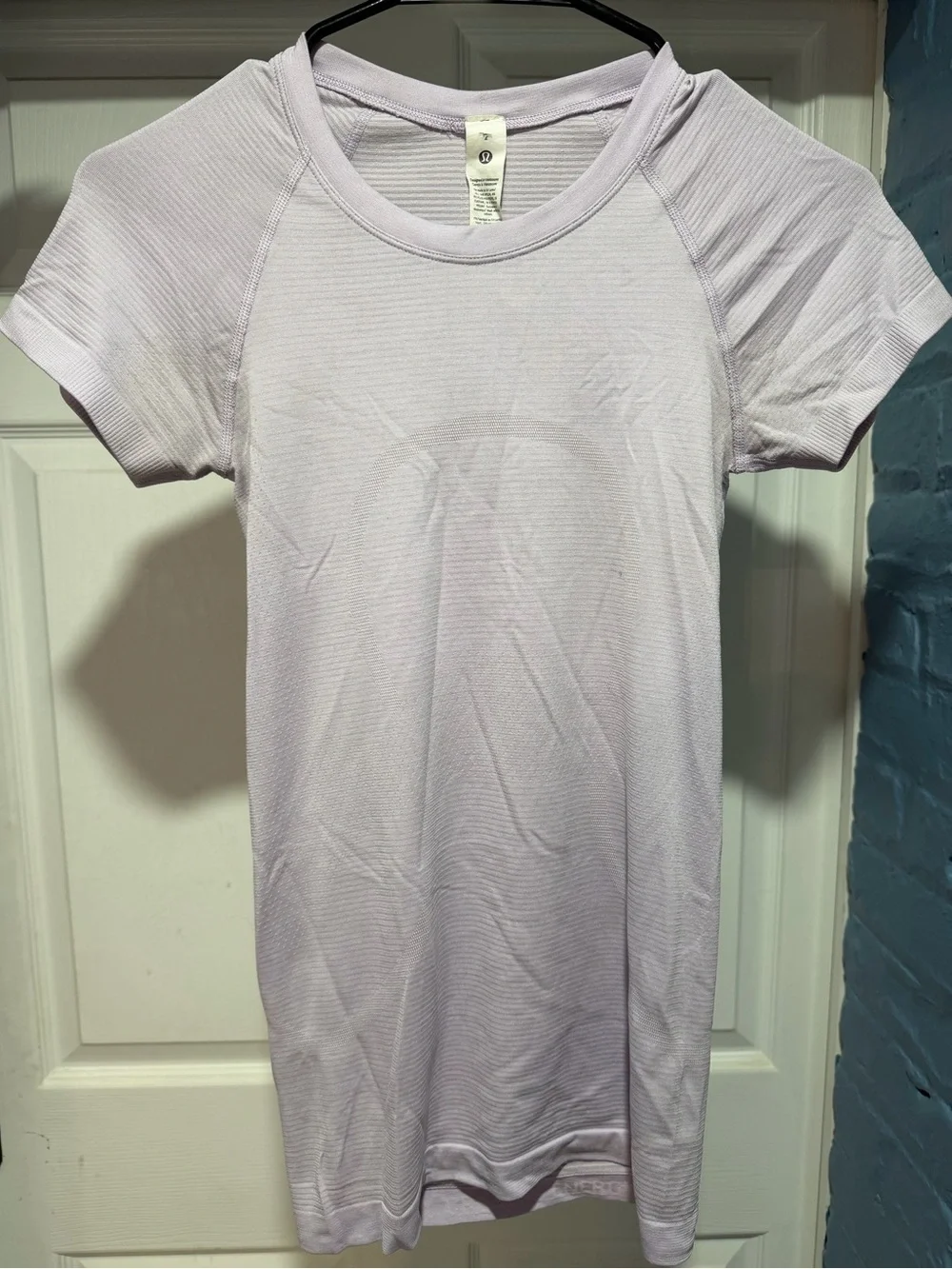 lululemon athletica light lavender ribbed crew tee